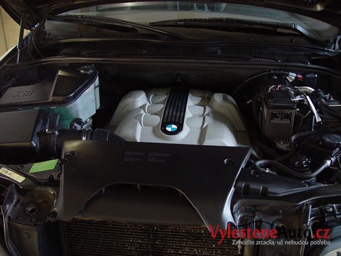 BMW X5 4.8 iS