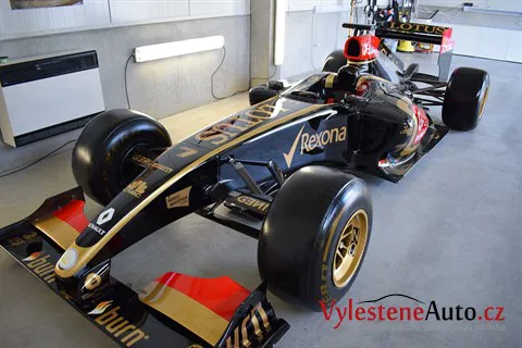 Formule 1 Lotus Renault GP (R31) - Renovace a nanokeramická ochrana laku