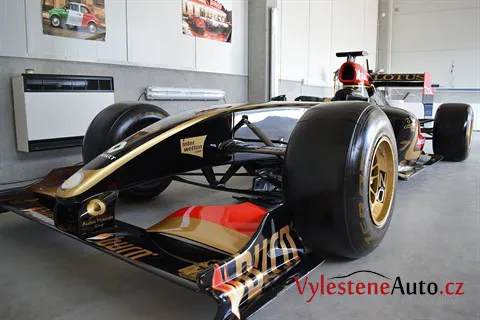 Formule 1 Lotus Renault GP (R31) - Renovace a nanokeramická ochrana laku