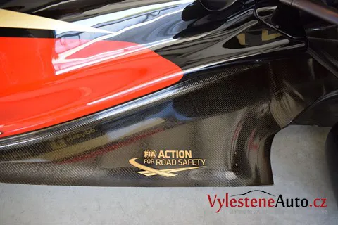 Formule 1 Lotus Renault GP (R31) - Renovace a nanokeramická ochrana laku