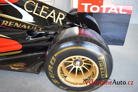 Formule 1 Lotus Renault GP (R31) - Renovace a nanokeramická ochrana laku