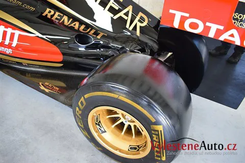 Formule 1 Lotus Renault GP (R31) - Renovace a nanokeramická ochrana laku
