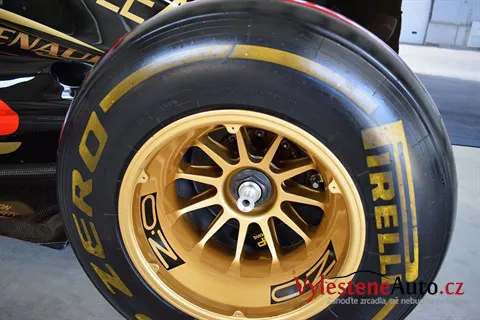 Formule 1 Lotus Renault GP (R31) - Renovace a nanokeramická ochrana laku