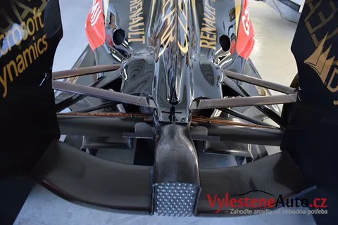 Formule 1 Lotus Renault GP (R31) - Renovace a nanokeramická ochrana laku