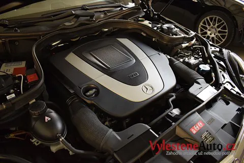 Mercedes E 350 - Renovace a nanokeramická ochrana laku