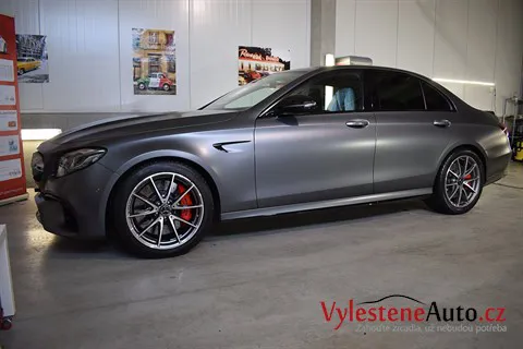 Mercedes E 63 AMG S - Komplexní nanokeramická ochrana karoserie
