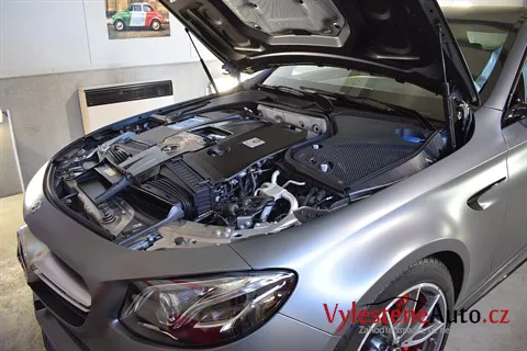 Mercedes E 63 AMG S - Komplexní nanokeramická ochrana karoserie