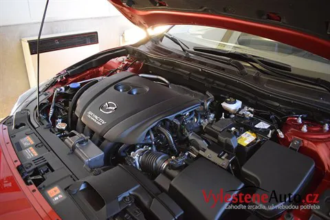 Mazda 3 - Renovace a nanokeramická ochrana laku