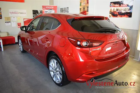 Mazda 3 - Renovace a nanokeramická ochrana laku