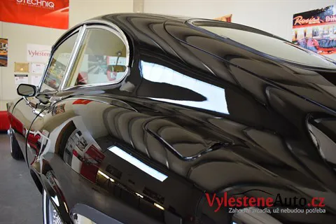Jaguar E-Type - Renovace a ochrana laku