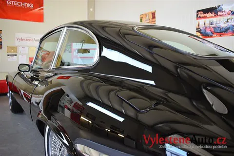 Jaguar E-Type - Renovace a ochrana laku