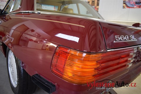 Mercedes 560 SL