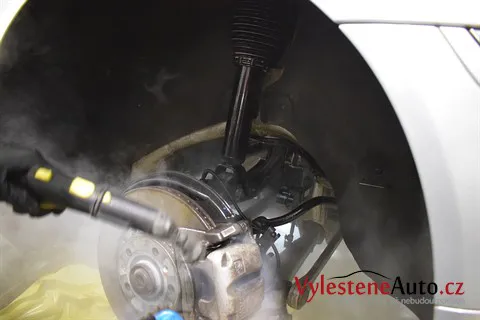 Volkswagen Phaeton 4.2 V8 - Renovace a nanokeramická ochrana laku