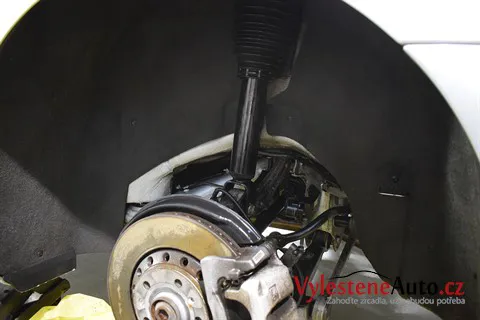 Volkswagen Phaeton 4.2 V8 - Renovace a nanokeramická ochrana laku