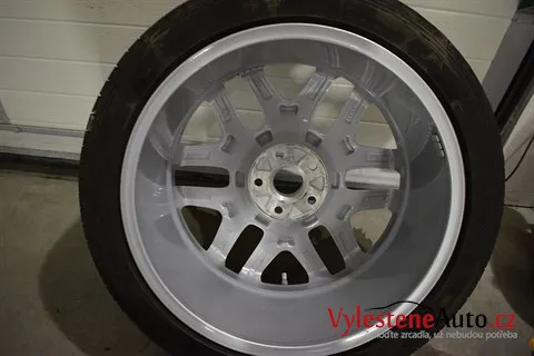 Volkswagen Phaeton 4.2 V8 - Renovace a nanokeramická ochrana laku