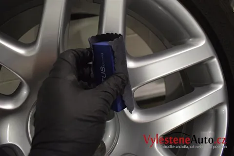 Volkswagen Phaeton 4.2 V8 - Renovace a nanokeramická ochrana laku