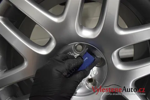 Volkswagen Phaeton 4.2 V8 - Renovace a nanokeramická ochrana laku