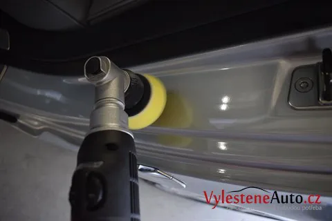 Volkswagen Phaeton 4.2 V8 - Renovace a nanokeramická ochrana laku