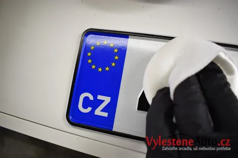 Volkswagen Phaeton 4.2 V8 - Renovace a nanokeramická ochrana laku