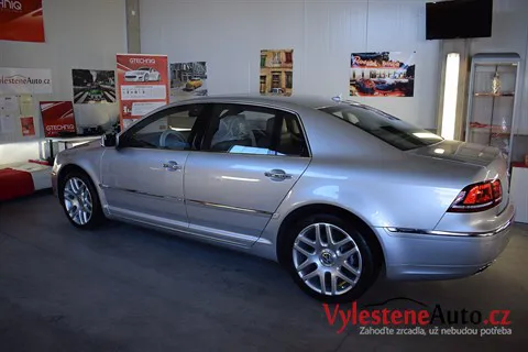 Volkswagen Phaeton 4.2 V8 - Renovace a nanokeramická ochrana laku