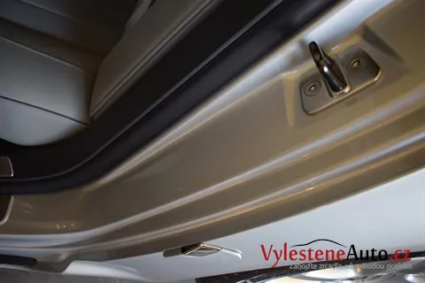 Volkswagen Phaeton 4.2 V8 - Renovace a nanokeramická ochrana laku