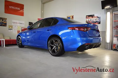 Alfa Romeo Giulia Veloce Q4 - Leštění a keramická ochrana laku