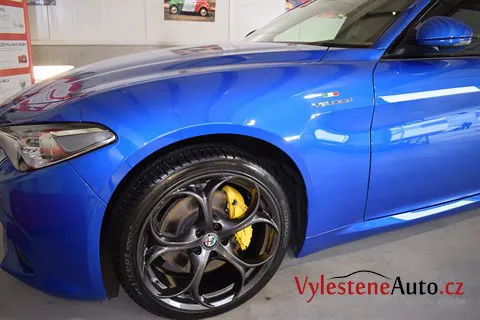 Alfa Romeo Giulia Veloce Q4 - Leštění a keramická ochrana laku