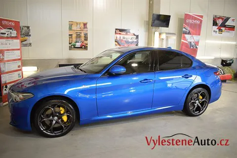 Alfa Romeo Giulia Veloce Q4 - Leštění a keramická ochrana laku