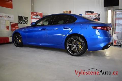 Alfa Romeo Giulia Veloce Q4 - Leštění a keramická ochrana laku