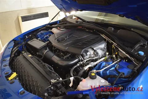 Alfa Romeo Giulia Veloce Q4 - Leštění a keramická ochrana laku