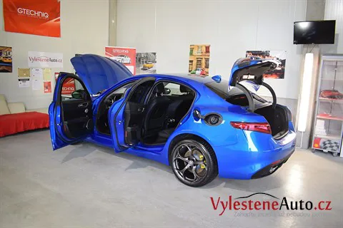 Alfa Romeo Giulia Veloce Q4 - Leštění a keramická ochrana laku