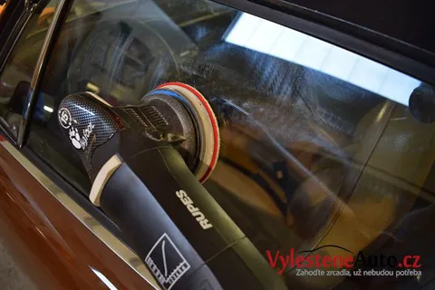 Porsche 911 Targa 1974 - Vícekrokové leštění a ochrana laku