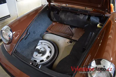 Porsche 911 Targa 1974 - Vícekrokové leštění a ochrana laku