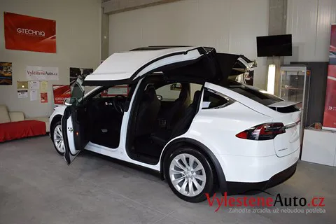 Tesla model X - Renovace a komplexní nanokeramická ochrana laku