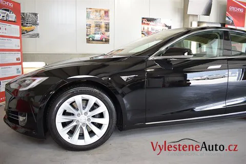 Tesla model S - Renovace a nanokeramická ochrana laku