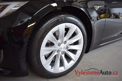 Tesla model S - Renovace a nanokeramická ochrana laku