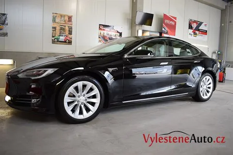 Tesla model S - Renovace a nanokeramická ochrana laku