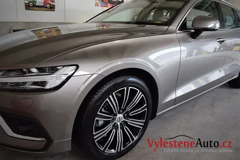 Volvo V60 - Renovace a nanokeramická ochrana laku