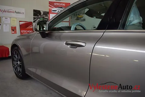 Volvo V60 - Renovace a nanokeramická ochrana laku