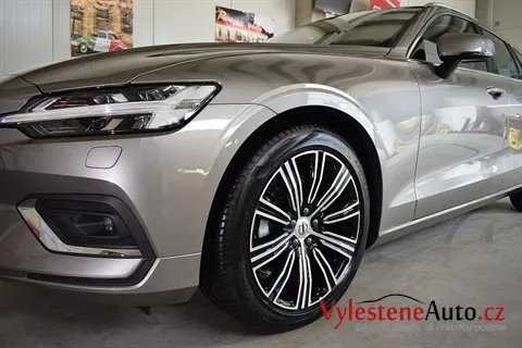 Volvo V60 - Renovace a nanokeramická ochrana laku