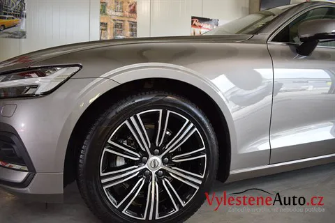 Volvo V60 - Renovace a nanokeramická ochrana laku