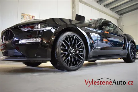 Ford Mustang 5.0 GT - Renovace a nanokeramická ochrana laku