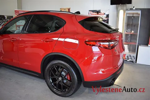 Alfa Romeo Stelvio Veloce - Renovace a nanokeramická ochrana laku