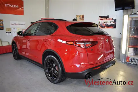 Alfa Romeo Stelvio Veloce - Renovace a nanokeramická ochrana laku