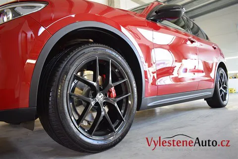 Alfa Romeo Stelvio Veloce - Renovace a nanokeramická ochrana laku