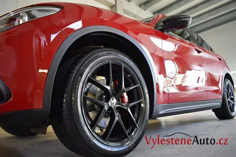 Alfa Romeo Stelvio Veloce - Renovace a nanokeramická ochrana laku