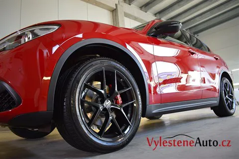 Alfa Romeo Stelvio Veloce - Renovace a nanokeramická ochrana laku