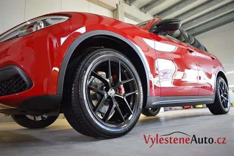 Alfa Romeo Stelvio Veloce - Renovace a nanokeramická ochrana laku