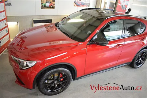 Alfa Romeo Stelvio Veloce - Renovace a nanokeramická ochrana laku