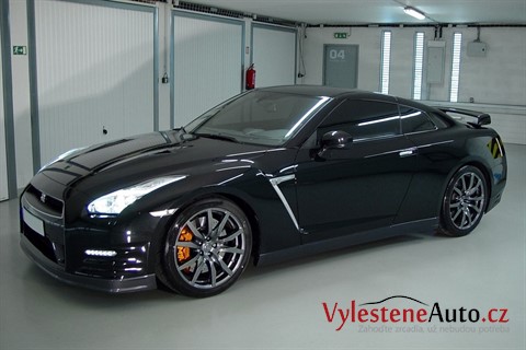 Nissan GT-R